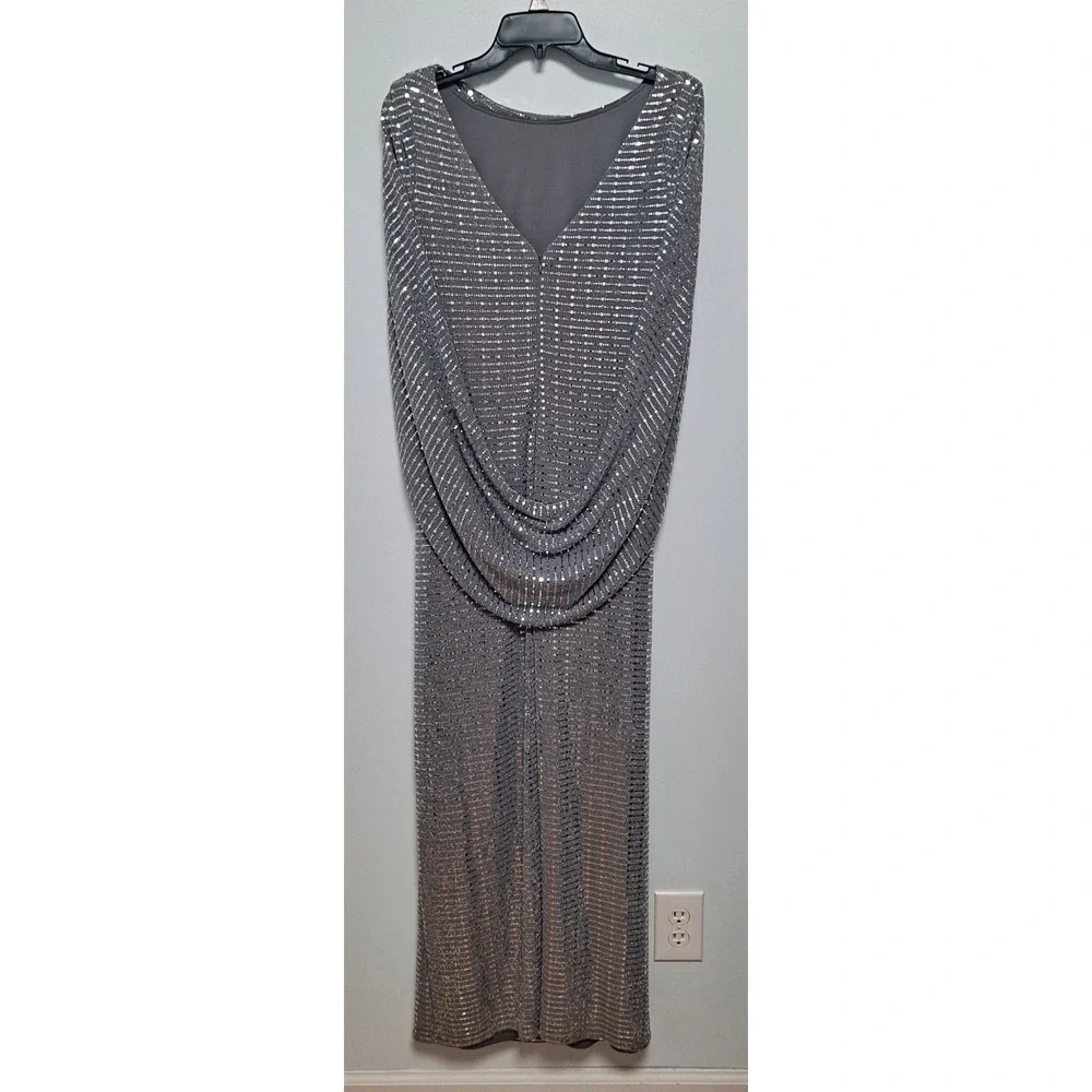 NWT Size 12 R&M Richards Full Length‎ Back Sleeve Silver Metalllic Gown